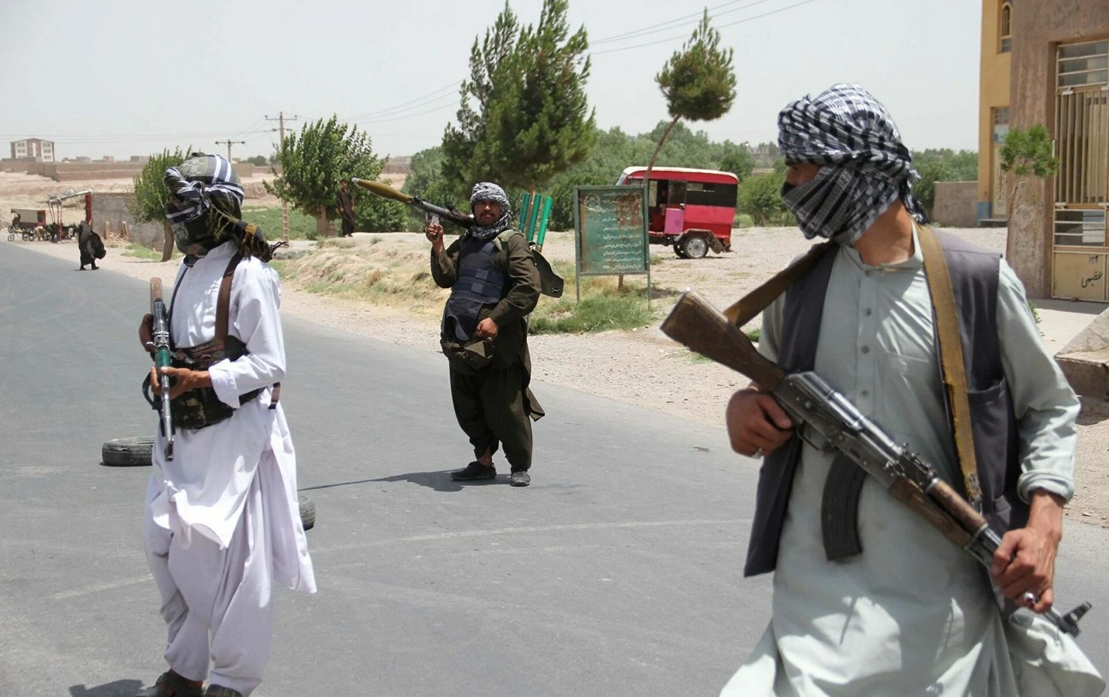 Taliban 10 vilayeti ele geçirdi Afganistan operasyon hazırlığında